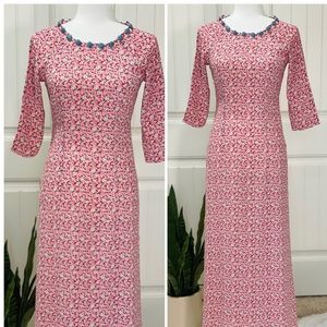 Vietnamese traditional dress ao dai hoa nhí